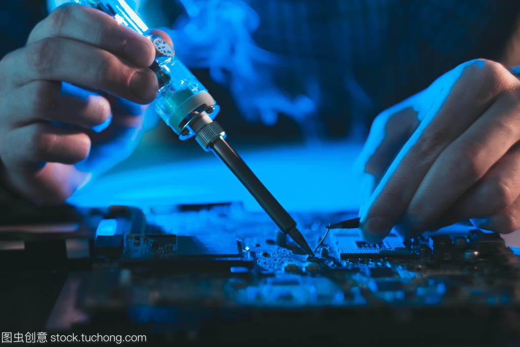 焊接主板 計(jì)算機(jī)工程師在硬件開發(fā)中的關(guān)鍵技藝